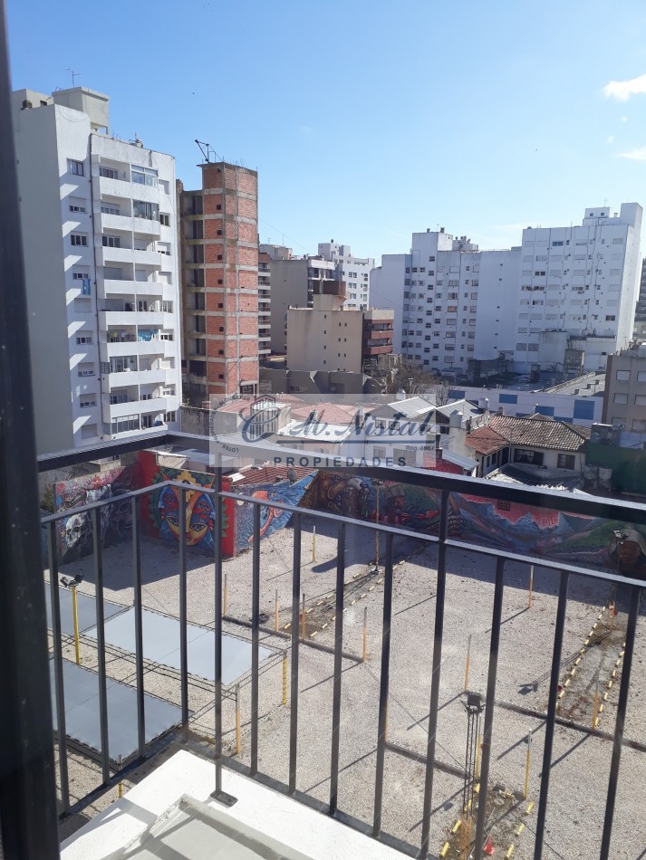 Tres Amb Con Cochera Y Terraza A Estrenar