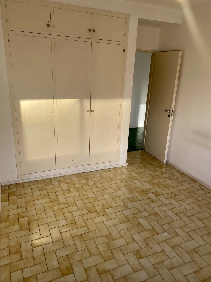 DEPARTAMENTO DOS AMB CON BALCON SALIENTE