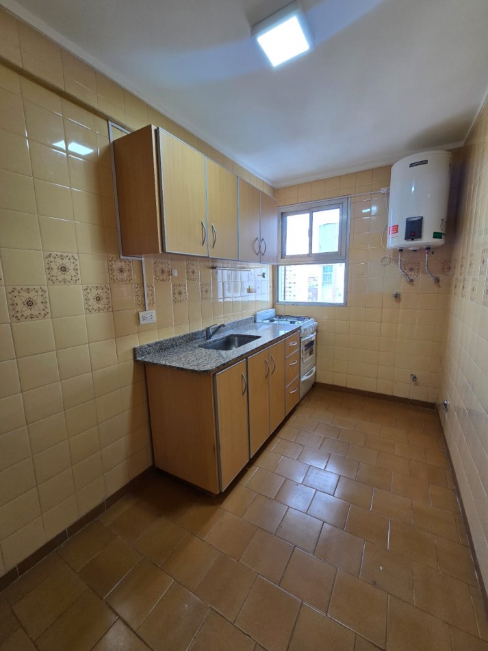 DEPARTAMENTO 2 AMBIENTES CON COCHERA