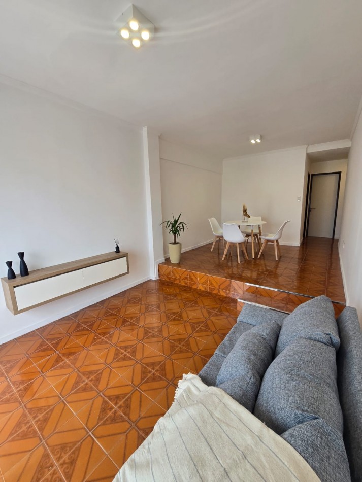DEPARTAMENTO 2 AMBIENTES CON COCHERA