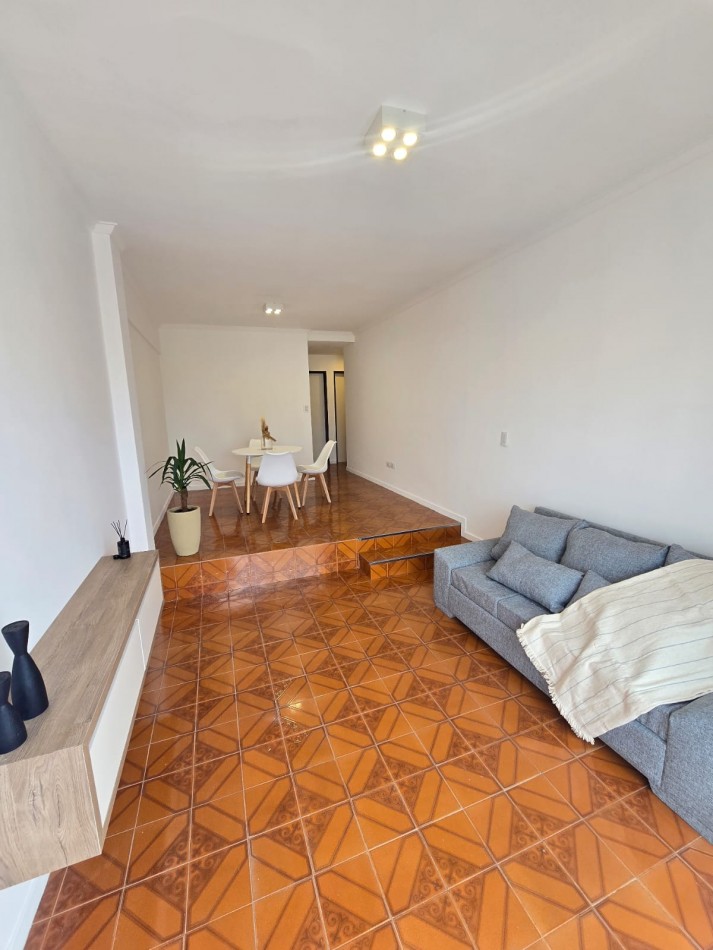 DEPARTAMENTO 2 AMBIENTES CON COCHERA