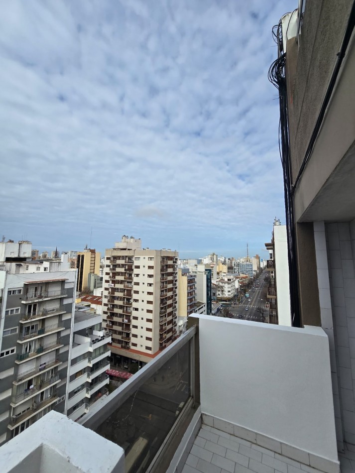 DEPARTAMENTO 2 AMBIENTES CON COCHERA