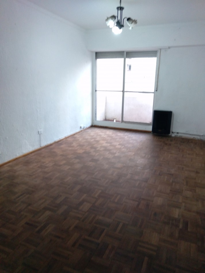 DEPARTAMENTO DOS AMB CON BALCON Y PATIO