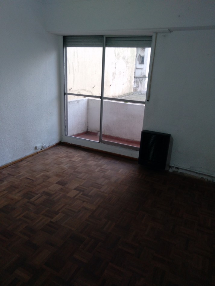 DEPARTAMENTO DOS AMB CON BALCON Y PATIO