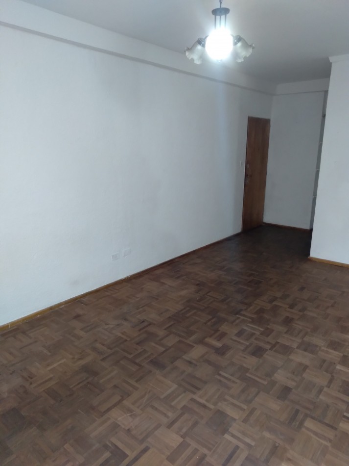 DEPARTAMENTO DOS AMB CON BALCON Y PATIO