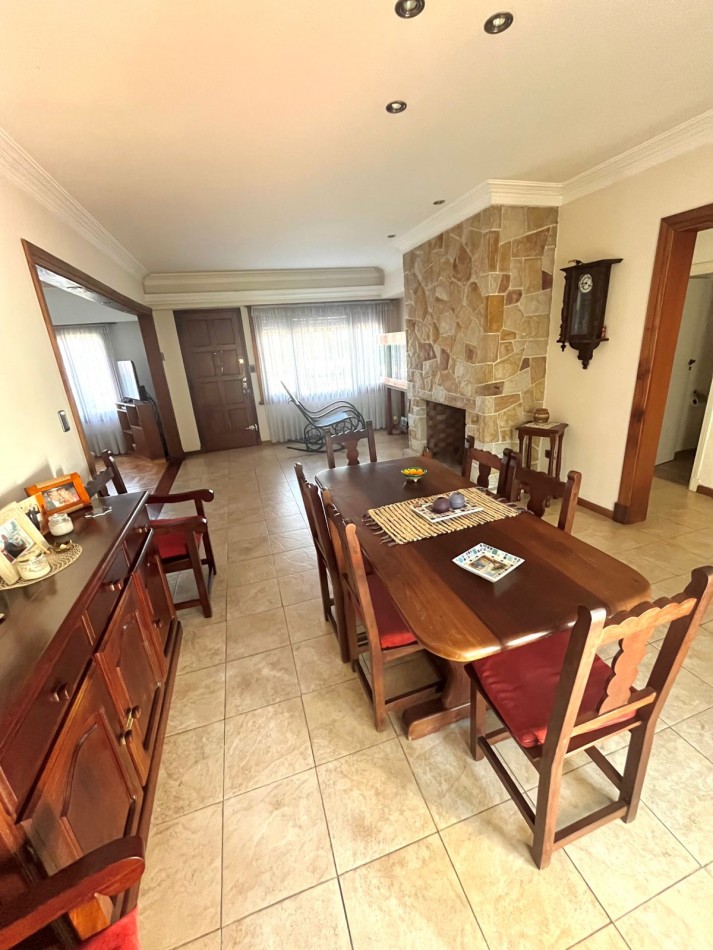 CHALET 5 AMB. CON PARQUE