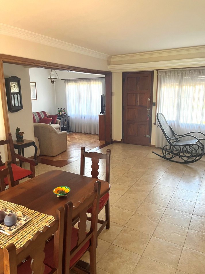 CHALET 5 AMB. CON PARQUE