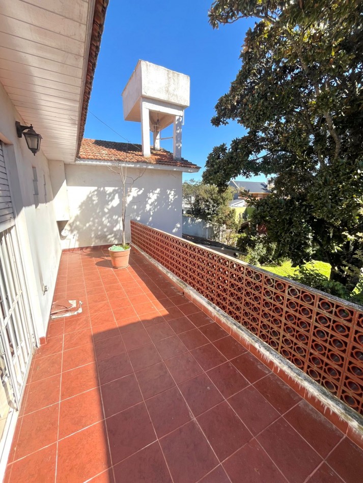 CHALET 5 AMB. CON PARQUE