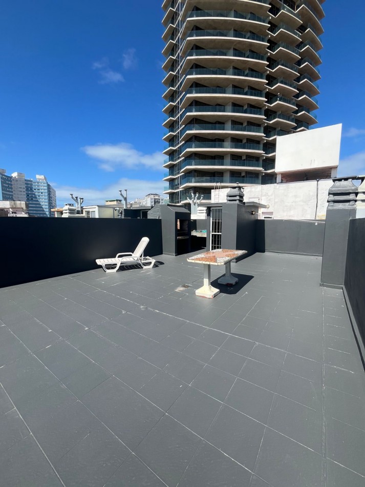 departamento 3 amb con dependencia y cochera .terraza con parrilla vista plena al mar