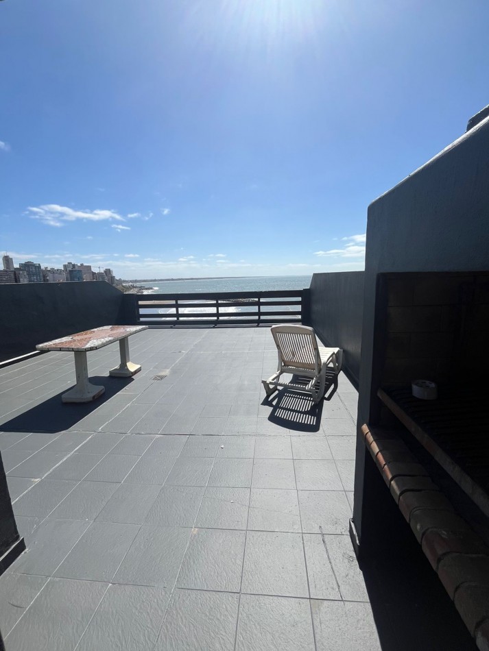 departamento 3 amb con dependencia y cochera .terraza con parrilla vista plena al mar