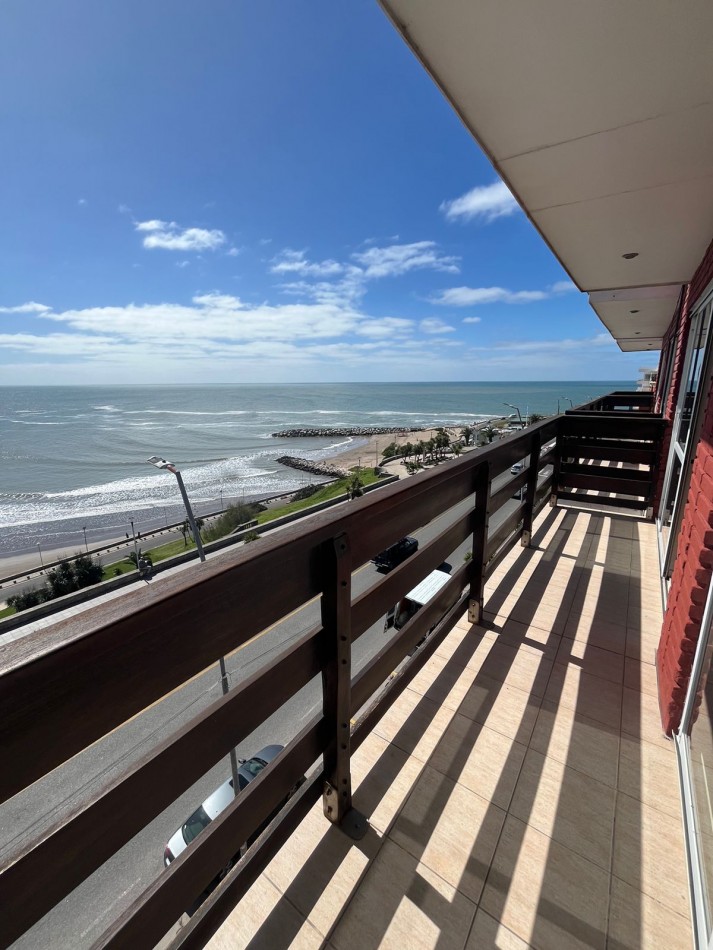 departamento 3 amb con dependencia y cochera .terraza con parrilla vista plena al mar