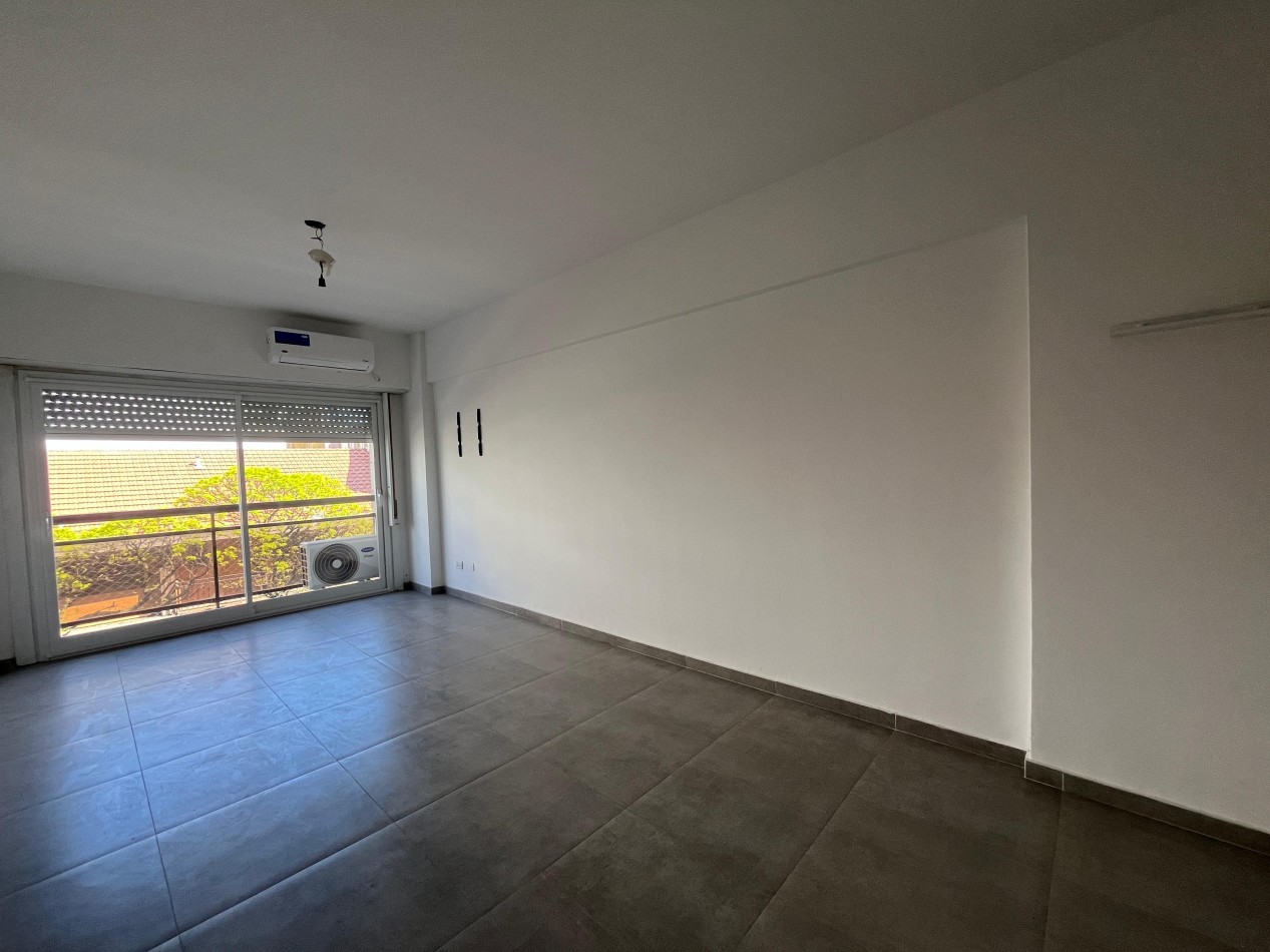 Departamento 2 ambientes con balcon