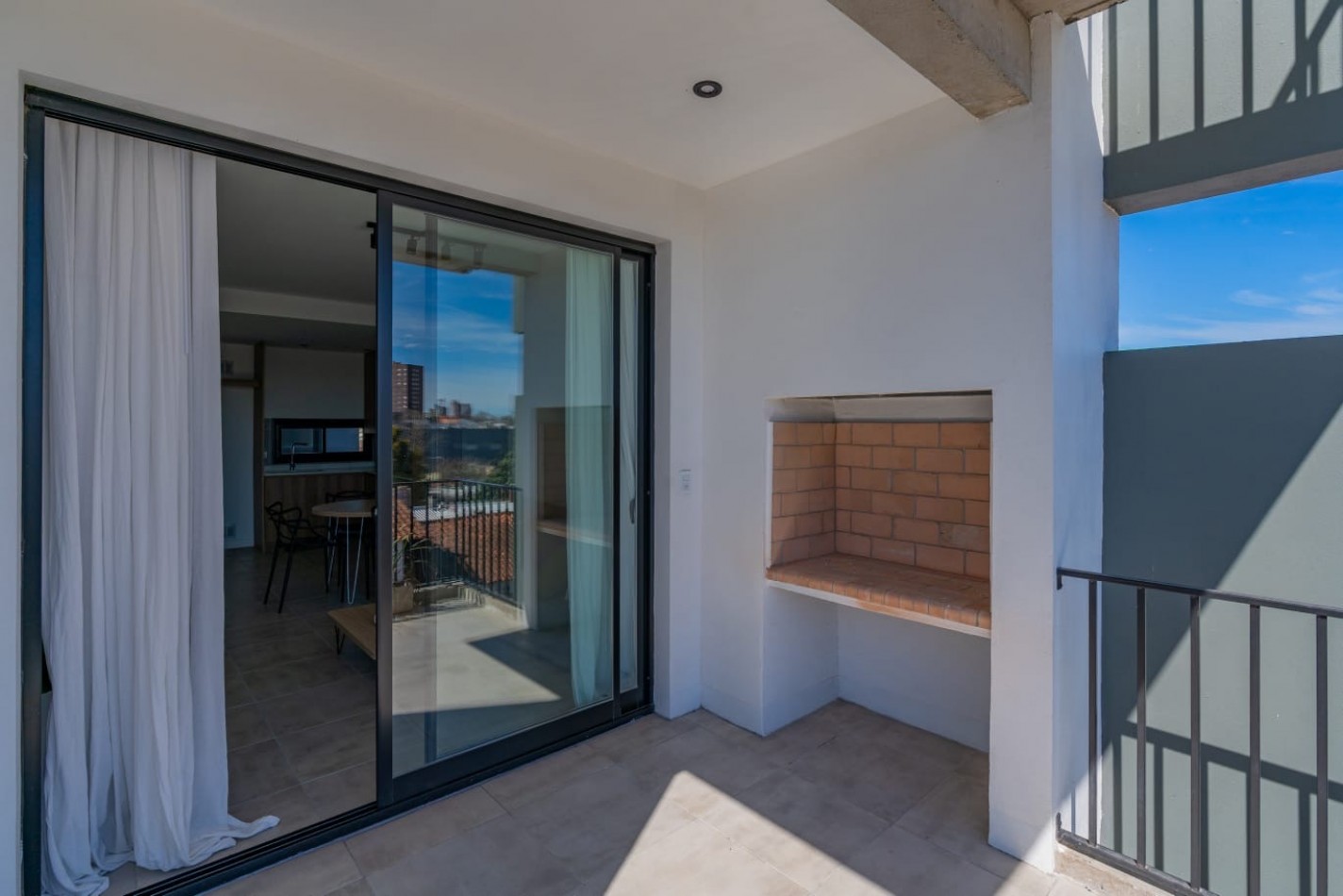 PH 2 AMB A LA CALLE CON PARRILA