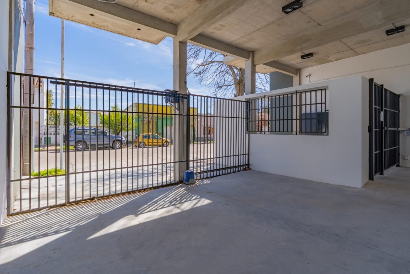 PH 2 AMB A LA CALLE CON PARRILA