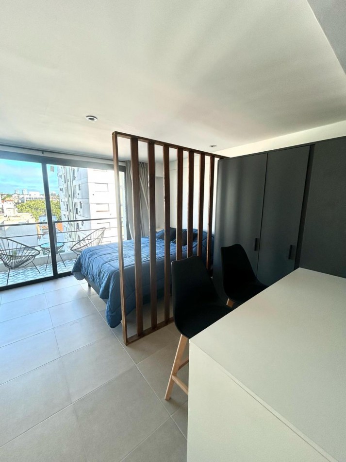 DEPARTAMENTO UN AMB A LA CALLE CON BALCON ATERRAZADO A ESTRENAR