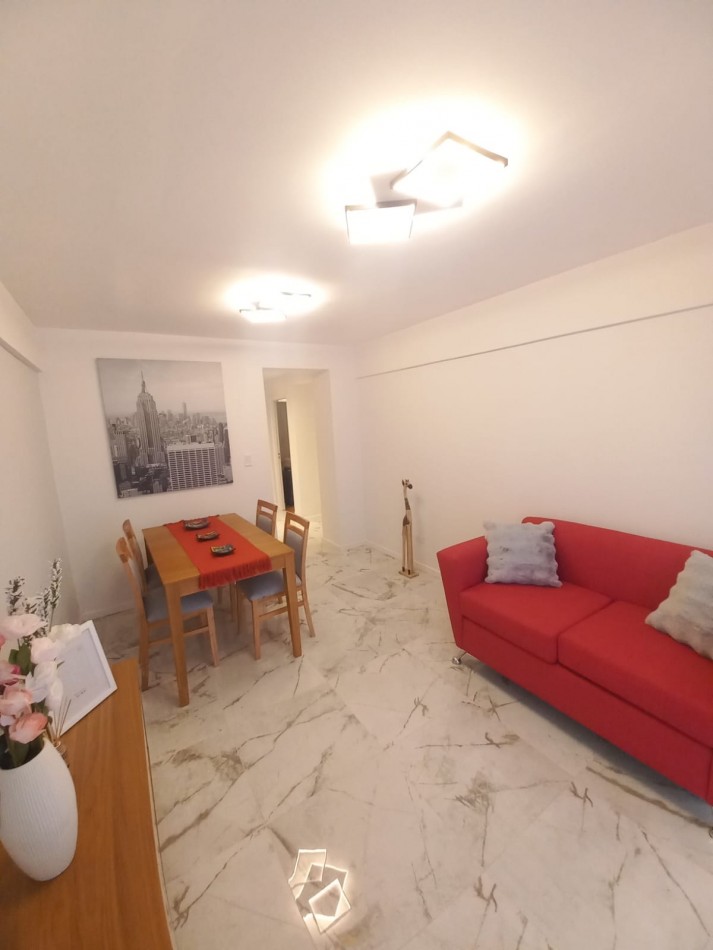DEPARTAMENTO 3AMB A LA CALLE CON BALCON SALIENTE