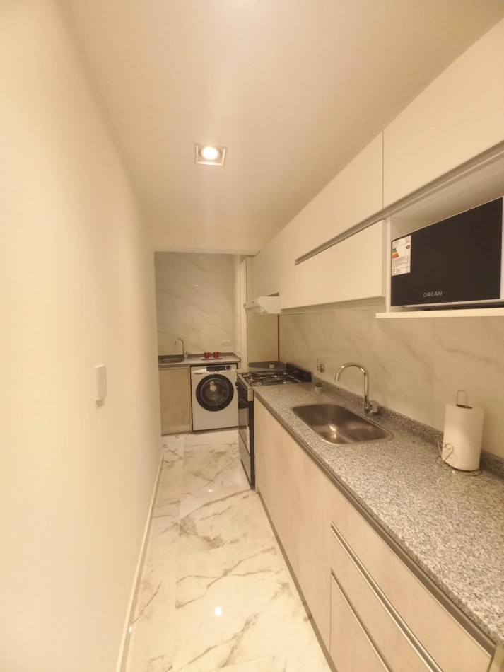 DEPARTAMENTO 3AMB A LA CALLE CON BALCON SALIENTE