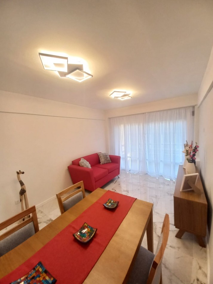 DEPARTAMENTO 3AMB A LA CALLE CON BALCON SALIENTE