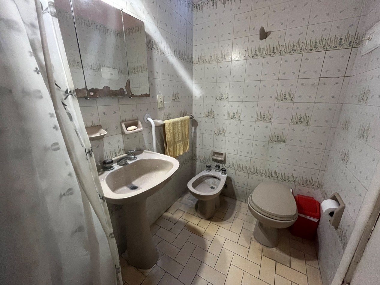 Casa 4 ambientes con Garage y quincho