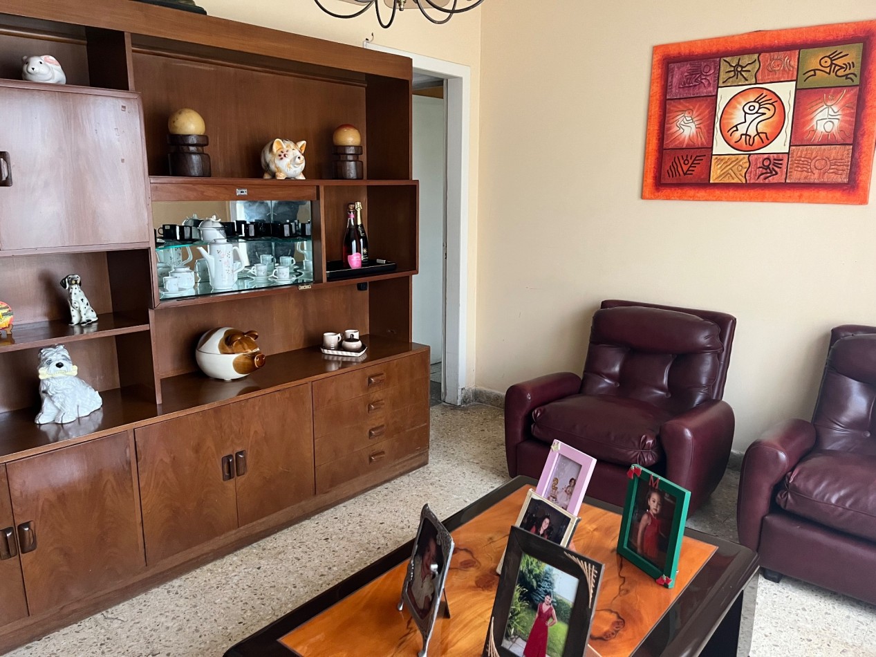 Casa 4 ambientes con Garage y quincho