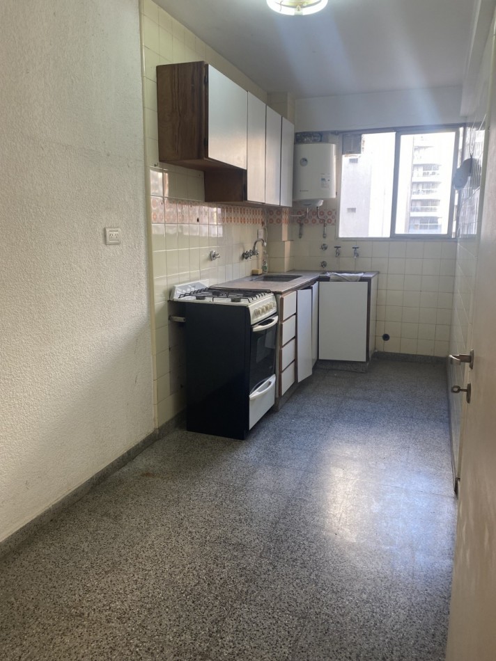 DEPARTAMENTO DOS AMB CON BALCON SALIENTE