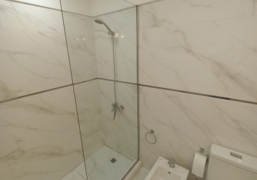 DEPARTAMENTO 3AMB A LA CALLE CON BALCON SALIENTE