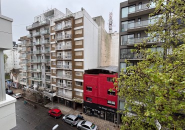 DEPARTAMENTO 3 AMB. A LA CALLE CON BALCON SALIENTE
